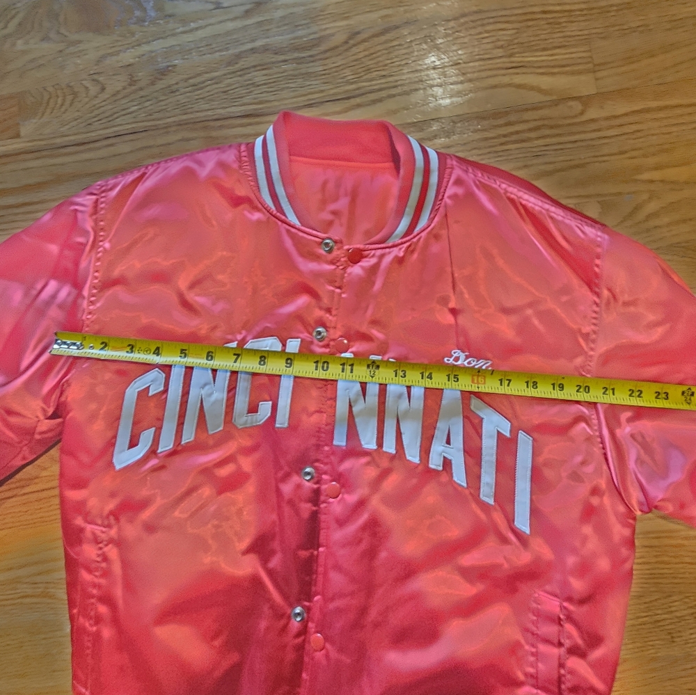 Cincinnati Reds Satin Jacket - Picture 4 of 6